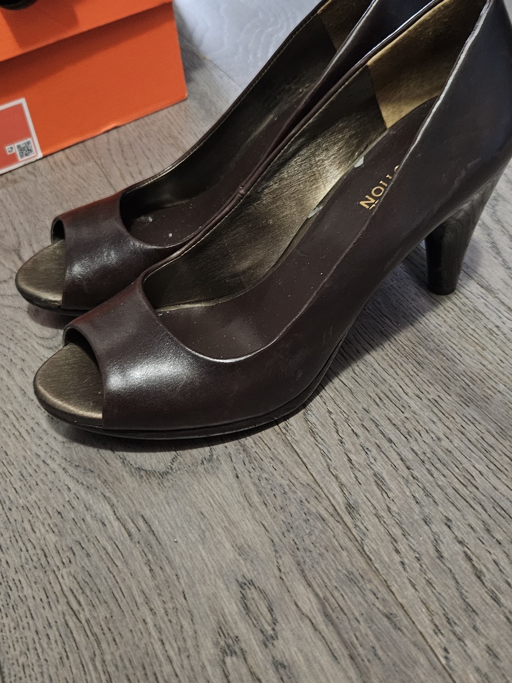 Size 6 Women’s Brown Peep-Toe Heels